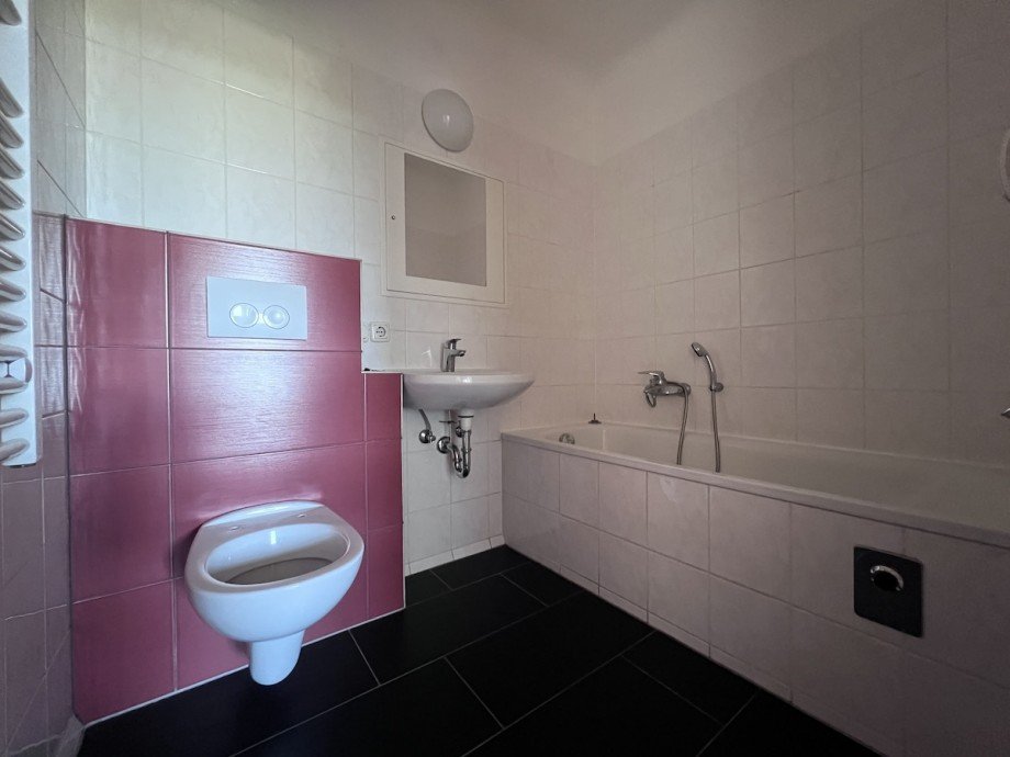 Bad mit Wanne Etagenwohnung Naunhof