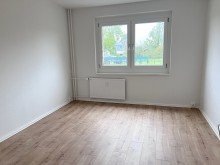 Zimmer 2 +++ 3-Zi-Whg. mit Balkon in Naunhof +++ EG