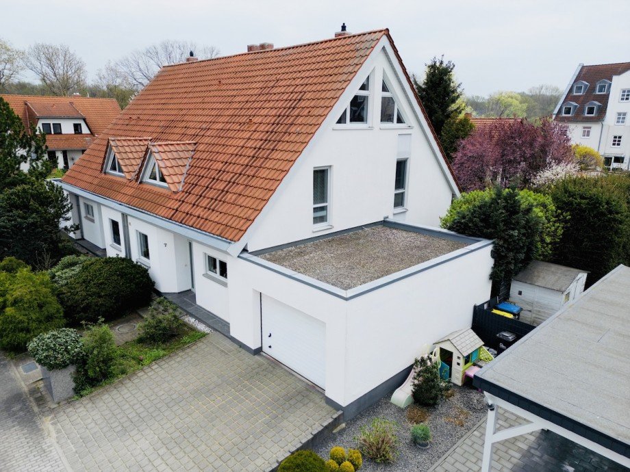 Vorderansicht Doppelhaush�lfte Naunhof