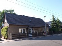 Hauptbild +++ Kleines H�uschen mit Nebengeb�uden f�r handwerklich Geschickte +++