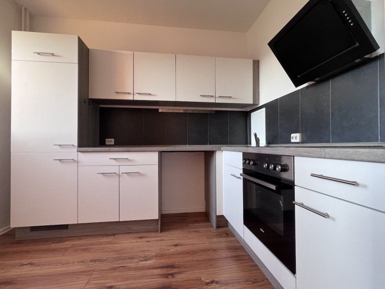 kleine Einbauk�che Naunhof Etagenwohnung +++ 4-Raum-Wohnung in Naunhof +++ mit Balkon & kleiner EBK +++
