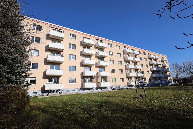 R�ckansicht Wohngeb�ude Schkeuditz Wohnung EIGENNUTZER oder ANLEGER +++ m�blierte 3-Zimmer-Wohnung in Schkeuditz