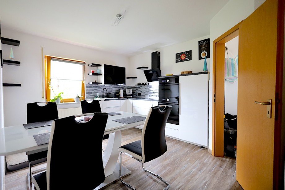 K�che mit Abstellkammer & EBK Einfamilienhaus Grimma