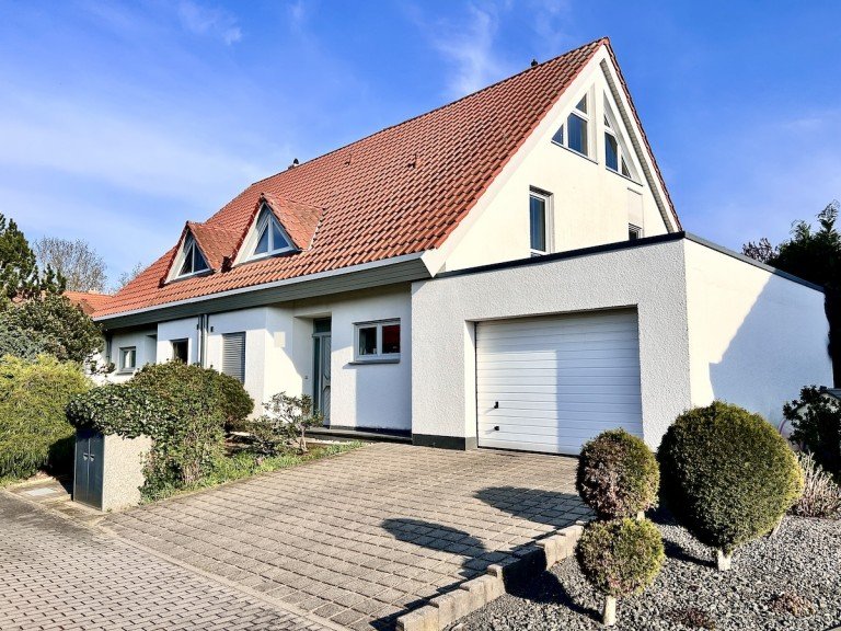 Vorderansicht Naunhof Doppelhaush�lfte WOW-Objekt +++ Gro�e DHH in Naunhof OT Erdmannshain