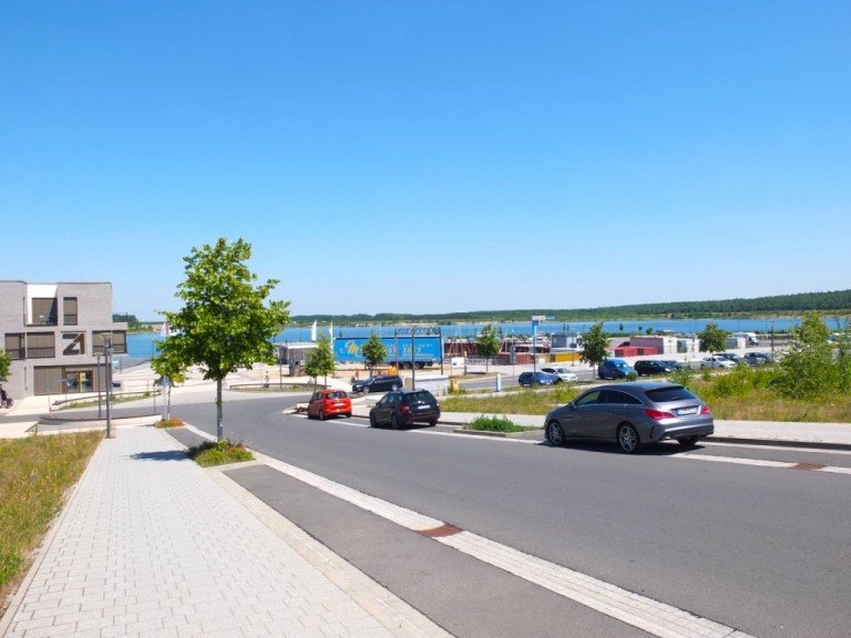 Blick von der Stra�e aus Zwenkau Etagenwohnung ZWENKAUER HAFEN +++ 2- BIS 5-ZIMMER +++