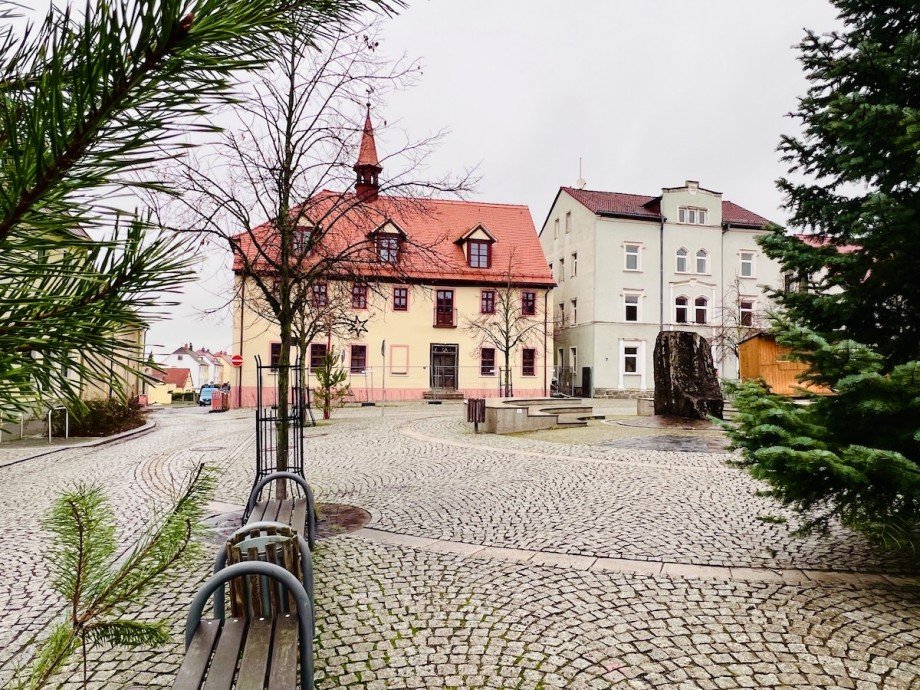 Umgebungsbebauung Mehrfamilienhaus Brandis
