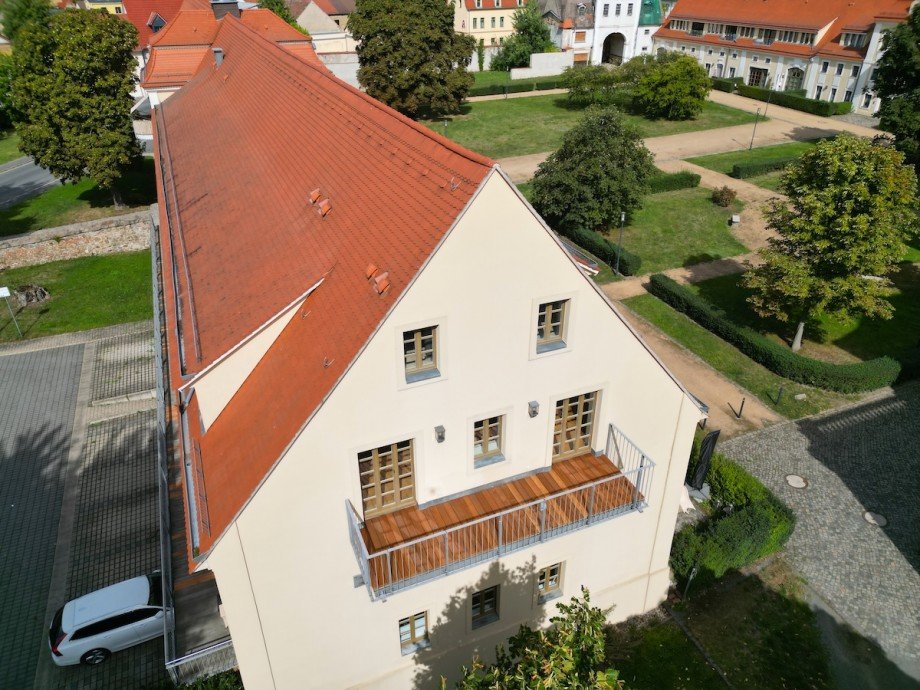 Balkon mit neuen Dielen Wohnung Brandis