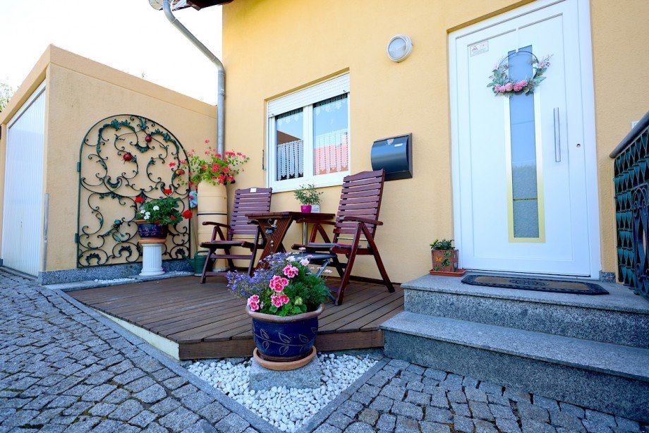 TOP-gepflegter Zustand. Doppelhaush�lfte Lau�nitz