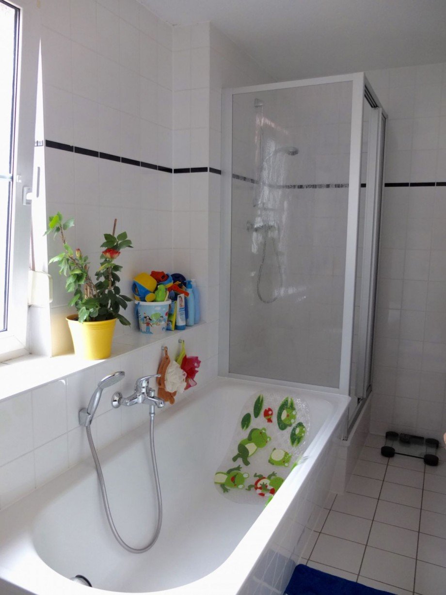 TLB mit Wanne & Dusche Reihenendhaus Naunhof