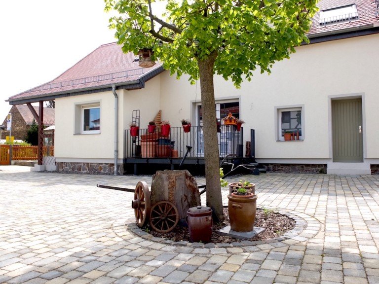 Das Objekt ist vermietet. Naunhof Einfamilienhaus Charmantes Bauernhaus in K�hra +++