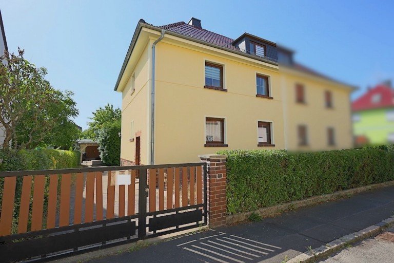 Hausansicht Naunhof Doppelhaush�lfte Charmante DHH mit vielen Gestaltungsm�glichkeiten in Naunhof