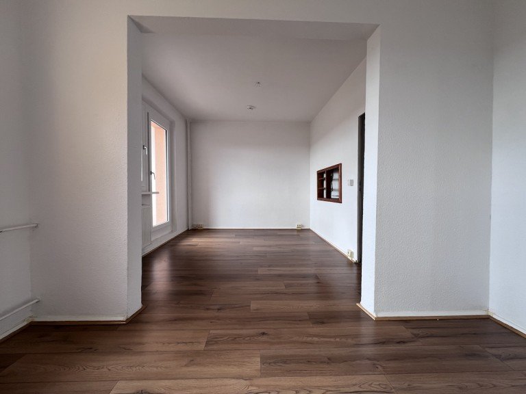 Wohnbereich Naunhof Etagenwohnung FREI AB NOVEMBER +++ 2-Zimmer-Wohnung mit kleiner EBK & Balkon in Naunhof