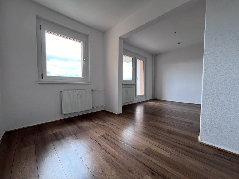 Wohnbereich Naunhof Etagenwohnung KURZFRISTIG BEZIEHBAR +++ 2-Raum-Wohnung mit Balkon & EBK in Naunhof +++