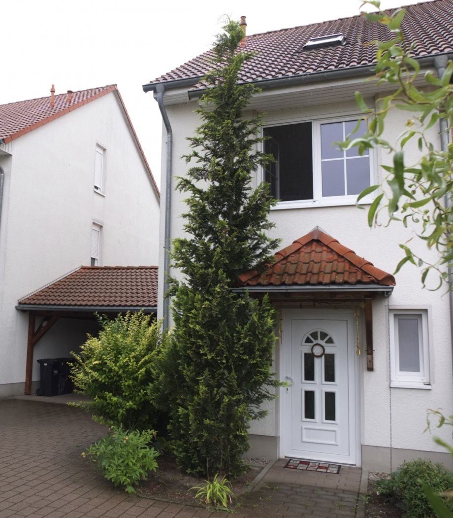 Vorderansicht Reihenendhaus Naunhof