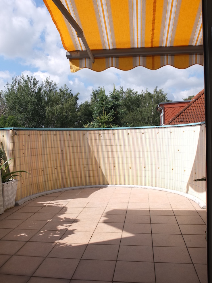 Mit Markise f�r hei�e Tage Etagenwohnung Naunhof